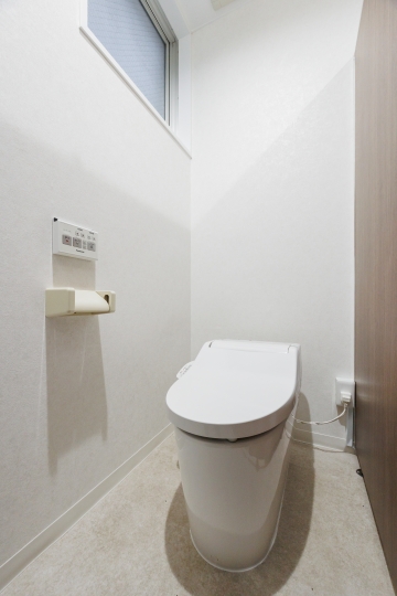 JR新橋駅徒歩6分!25年7月内装工事完了の新装セットアップオフィスの写真n1