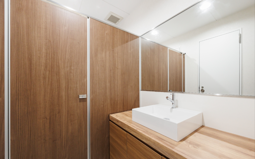 JR新橋駅徒歩6分!25年7月内装工事完了の新装セットアップオフィスの写真n10