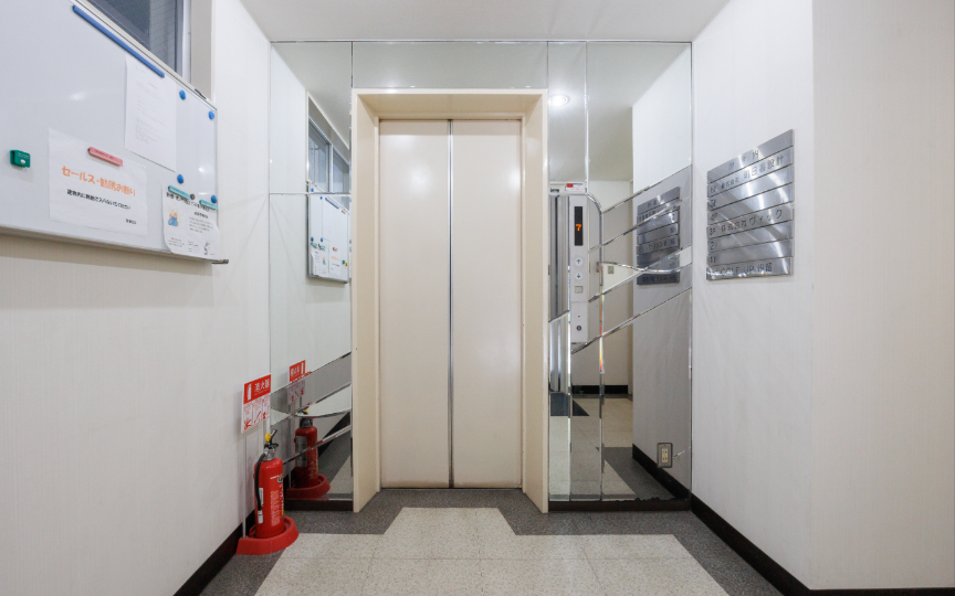 JR新橋駅徒歩6分!25年7月内装工事完了の新装セットアップオフィスの写真n4