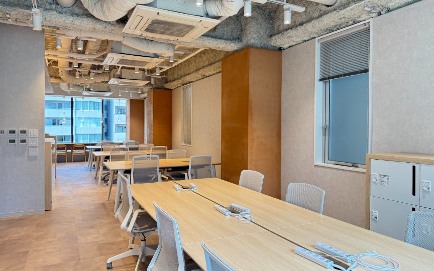 【仲介手数料無料】渋谷駅付近、敷金0／原状回復不要のWi-Fi付フルセットアップオフィスの写真3