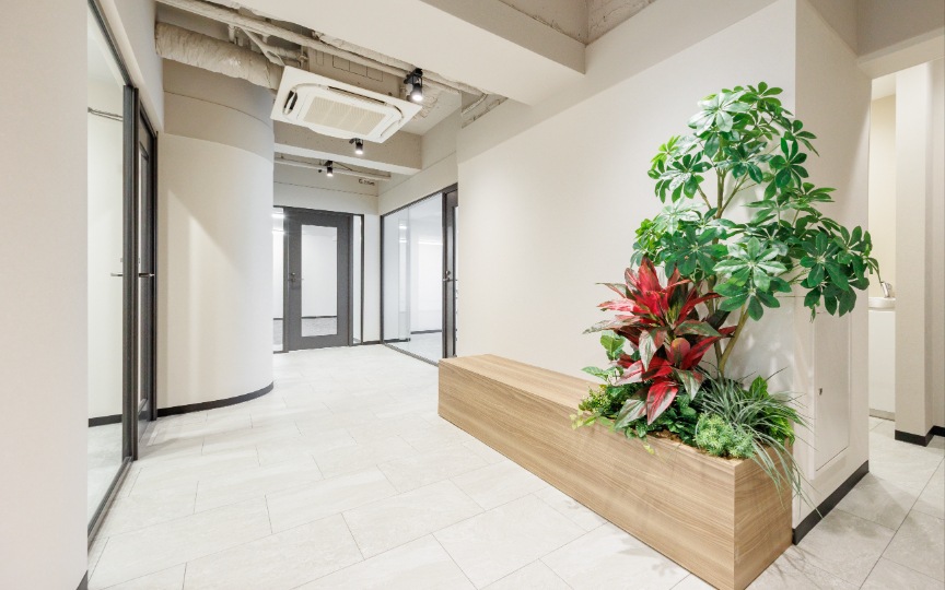 代々木駅徒歩2分!会議室3室完備の新装フルセットアップオフィスの写真5