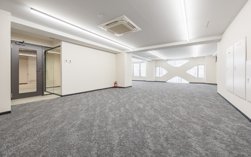 代々木駅徒歩2分!会議室3室完備の新装フルセットアップオフィスの写真6