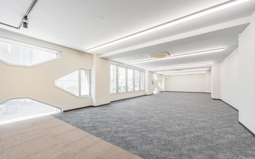 代々木駅徒歩2分！会議室3室完備の新装フルセットアップオフィス