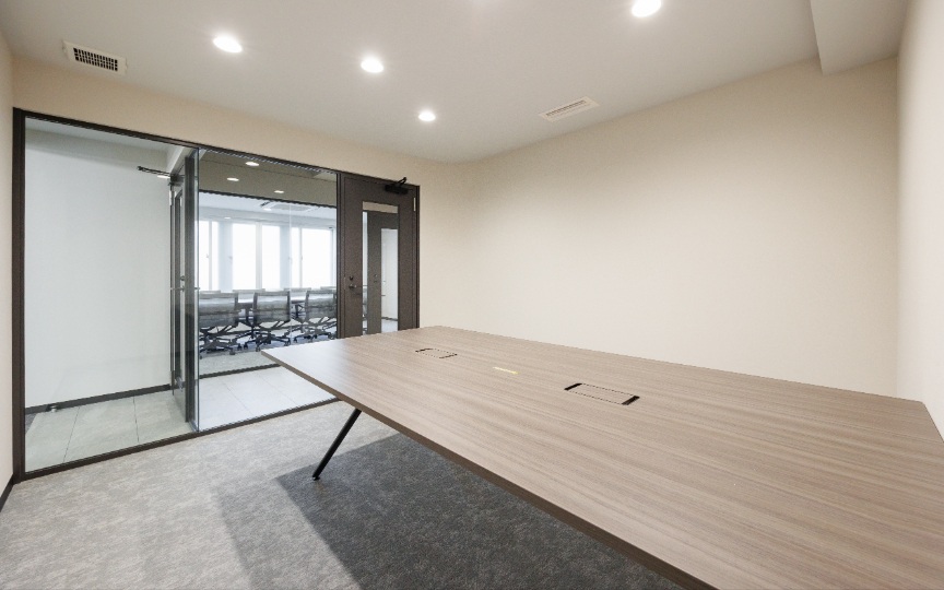 代々木駅徒歩2分!会議室3室完備の新装フルセットアップオフィスの写真9