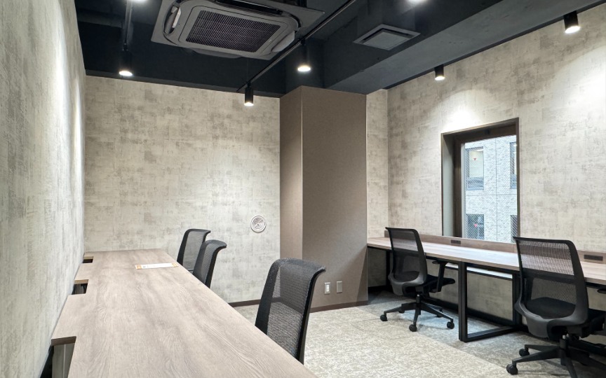 【敷金最大0】東京駅や新宿駅へのアクセスにも便利な内装・家具付きフルセットアップオフィスの写真4