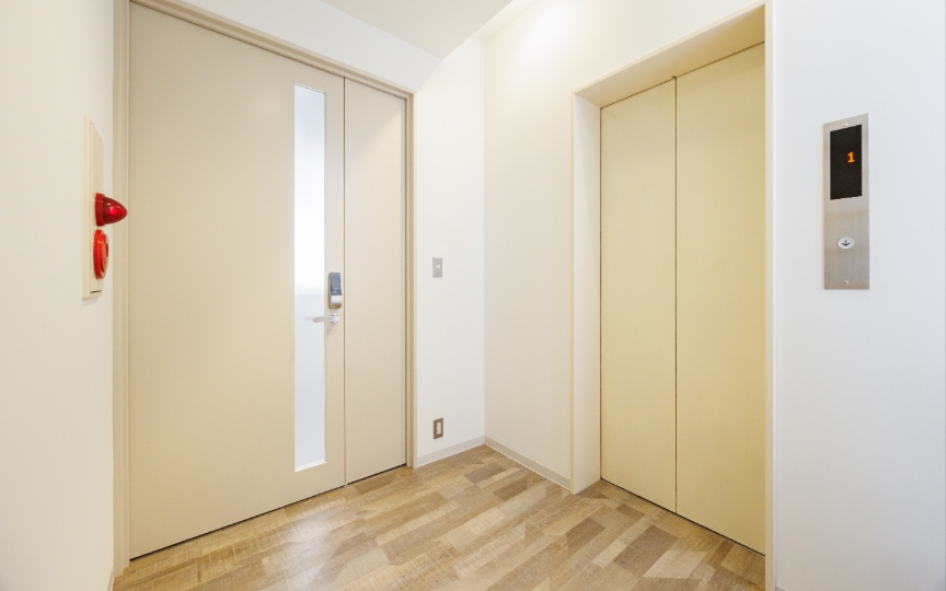 神田駅徒歩1分!内装工事不要、家具付き会議室も備えたセットアップオフィスの写真2