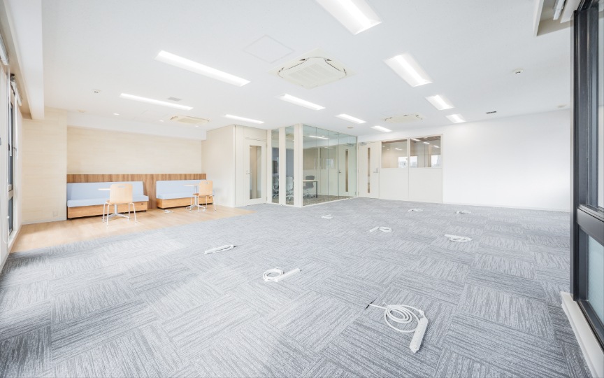 神田駅徒歩1分!内装工事不要、家具付き会議室も備えたセットアップオフィスの写真5