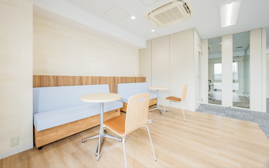 神田駅徒歩1分!内装工事不要、家具付き会議室も備えたセットアップオフィスの写真7