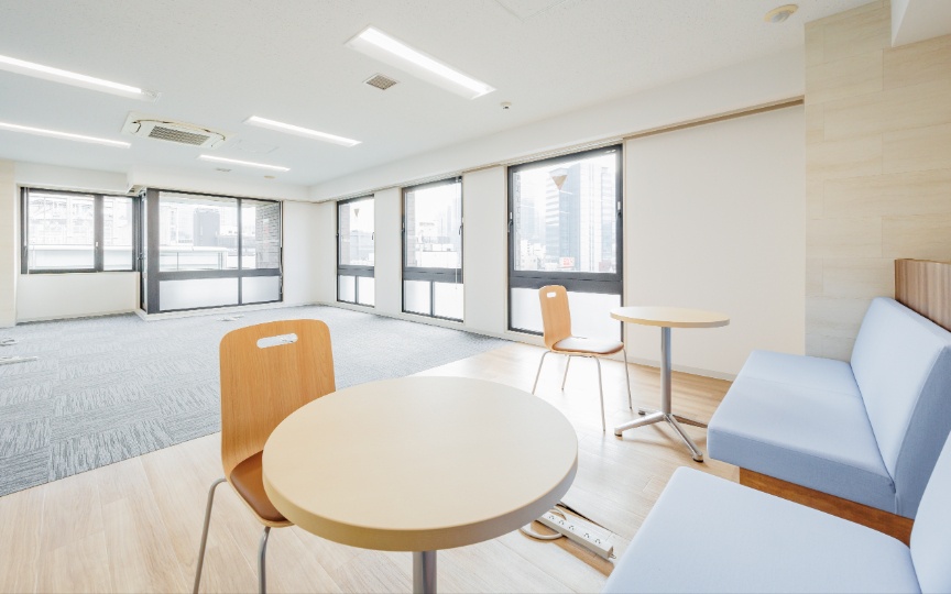 神田駅徒歩1分!内装工事不要、家具付き会議室も備えたセットアップオフィスの写真6