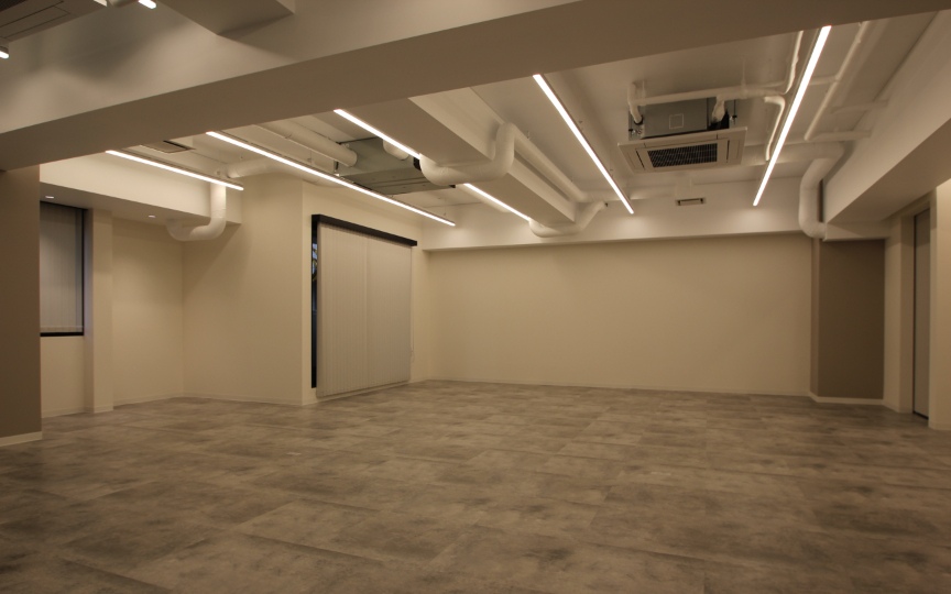 新宿三丁目駅徒歩4分！内装工事削減、ラウンジエリアまで備えたセットアップオフィスの写真5